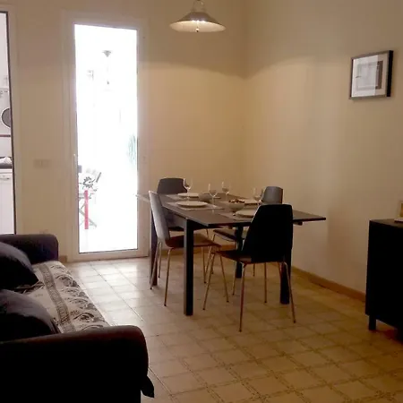 Double & Balcony Homestay Barcelona